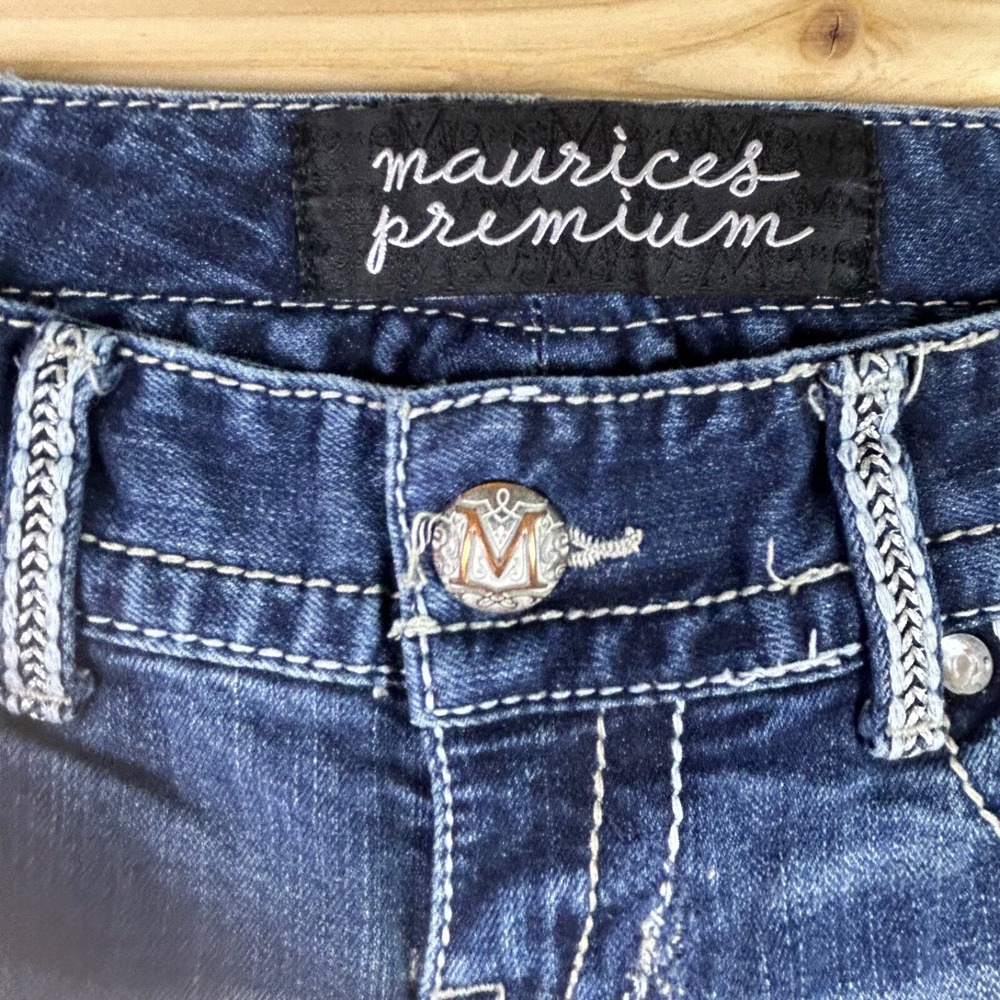 Maurices Premium Jeans Womens 3/4 Embellished Studded Boot Cut Low Rise Denim - Picture 4 of 13